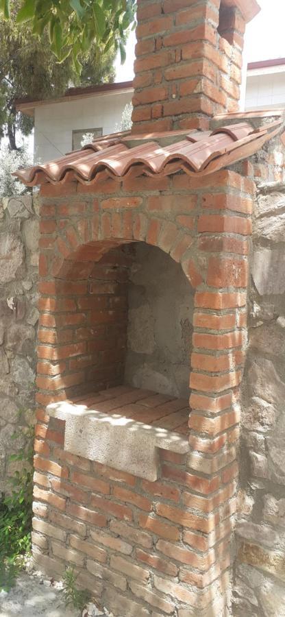 Ayvalik Pansiyon ภายนอก รูปภาพ