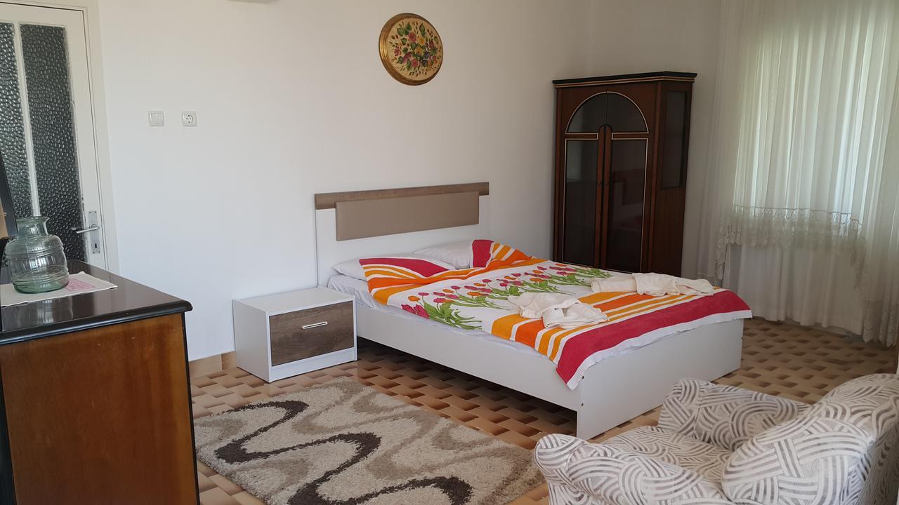 Ayvalik Pansiyon ภายนอก รูปภาพ